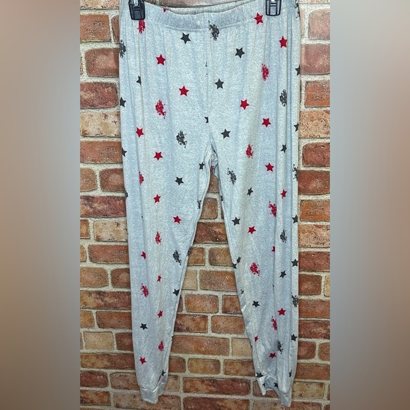 Bundle: Polo Ralph Lauren b-neck Tshirt and Polo assn sleep pants. Size XL - Picture 5 of 9